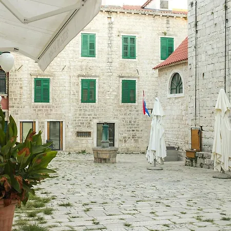 Antini Trudi Σίμπενικ